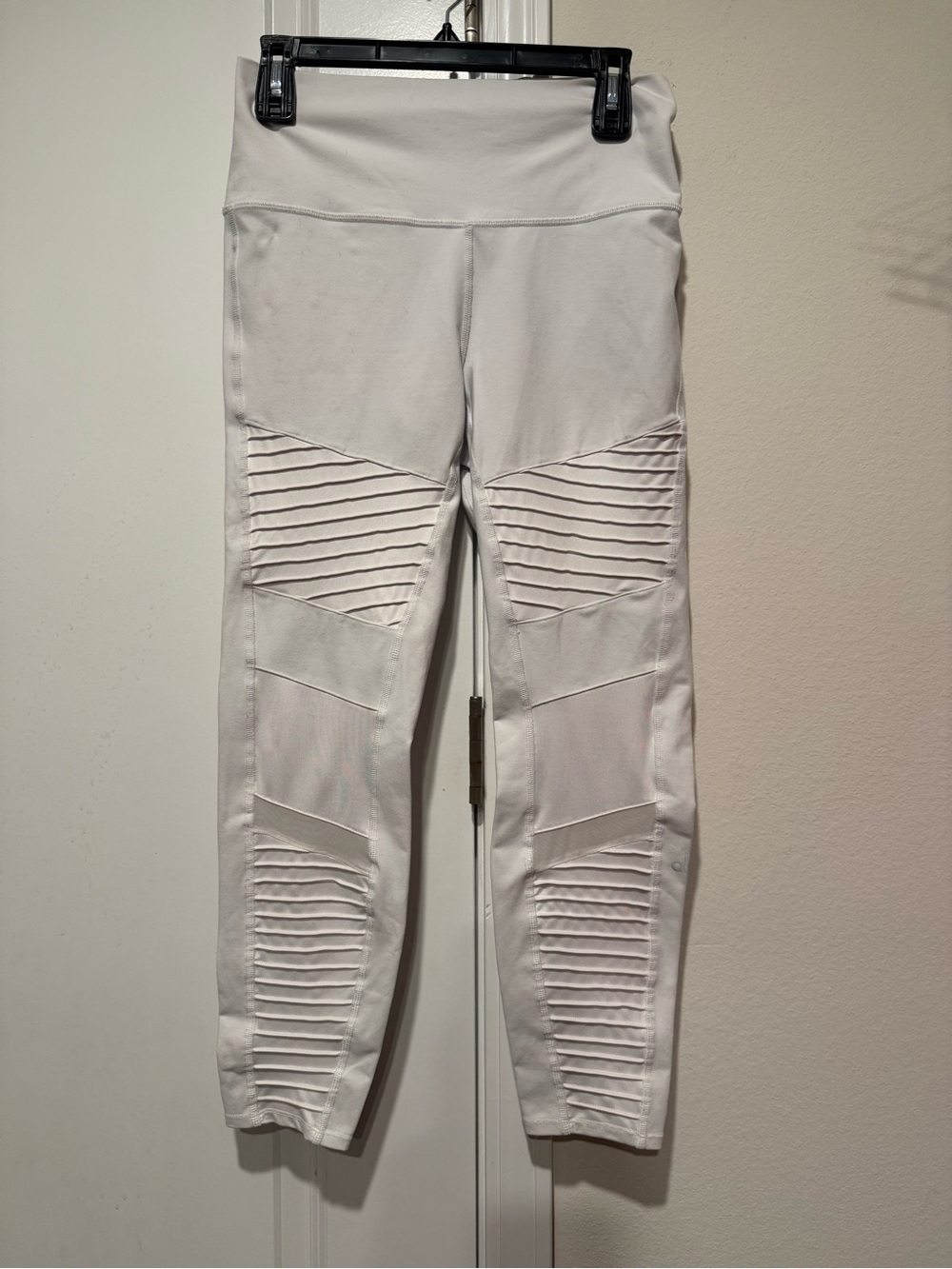 ALO Yoga White Ribbed Moto-Style Leggings size Large